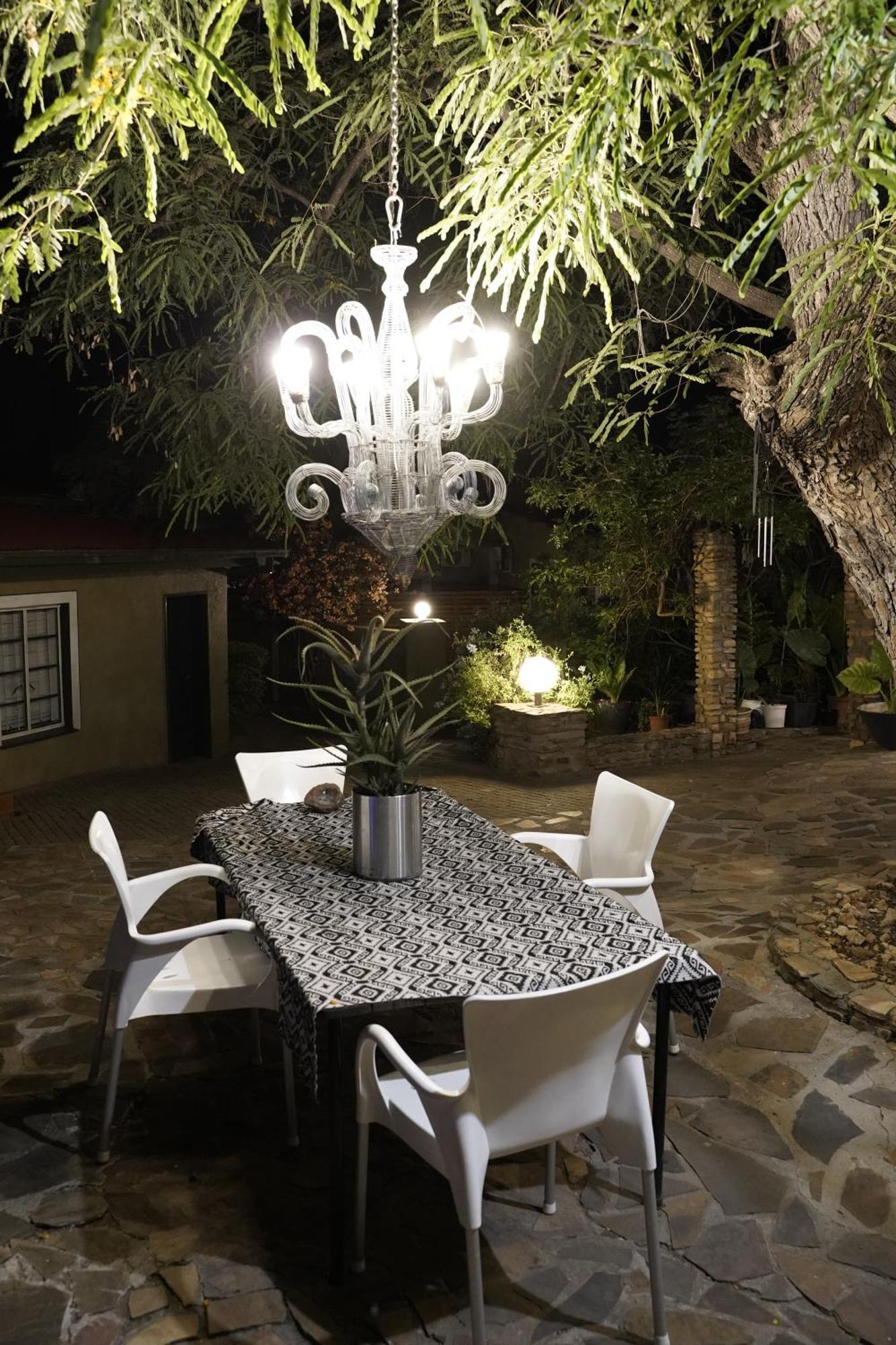 Alluring Self Catering 2 Bedroom Villa At Bokmakierie Villas Windhoek Exterior foto